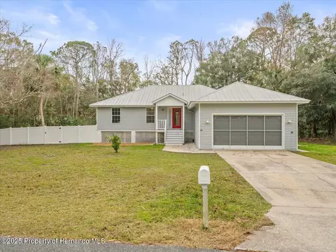 11184 W Samson Ln, Crystal River, FL 34428