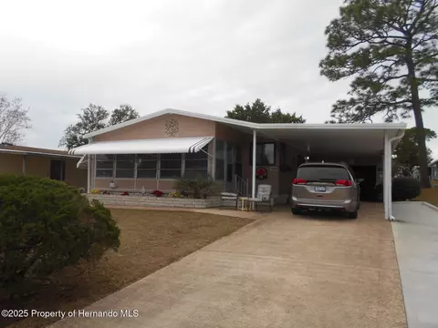 14281 Nickelodeon St, Brooksville, FL 34613