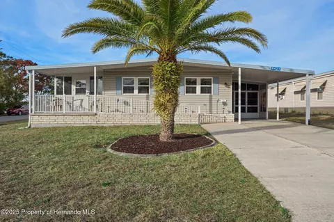 8421 Highpoint Blvd, Brooksville, FL 34613