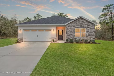 12484 Poplar Ave, Brooksville, FL 34614