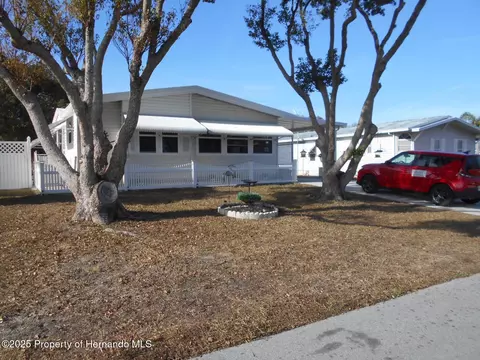 8129 Dalavan Dr, Brooksville, FL 34613