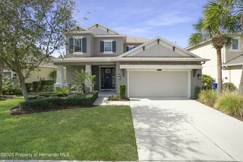 8765 Sentiero Dr, Land O' Lakes, FL 34637
