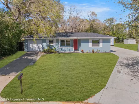 1996 Hyvue Dr, Clearwater, FL 33763