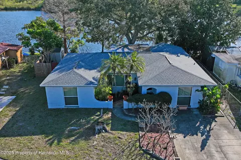 1214 Stover Ct, Holiday, FL 34691