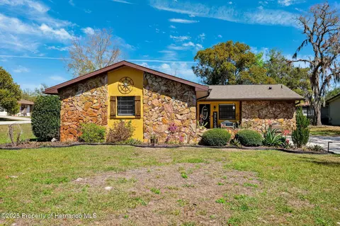 7228 Edinburgh Way, Weeki Wachee, FL 34613