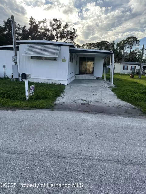 7445 Vagabond Dr, New Port Richey, FL 34652