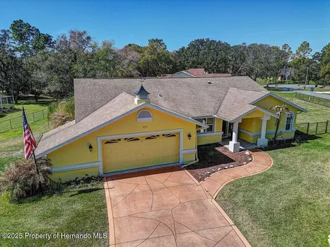 377 Knights Bridge Rd, Spring Hill, FL 34609