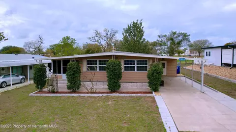 8698 Highpoint Blvd, Brooksville, FL 34613