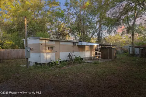 17475 Tavern Rd, Brooksville, FL 34604