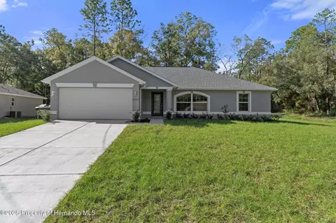 11388 Paramount Ave, Weeki Wachee, FL 34614