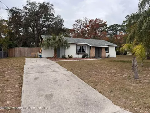 5249 Courtland Rd, Spring Hill, FL 34608