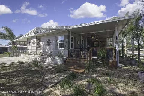14915 Brookridge Blvd, Brooksville, FL 34613