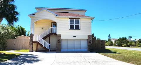 3303 Hibiscus Dr, Hernando Beach, FL 34607
