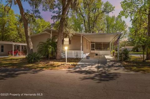2743 Kingswood Cir, Brooksville, FL 34604