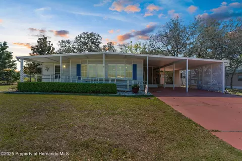 8240 Highpoint Blvd, Brooksville, FL 34613