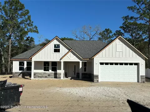 16003 Penn State Rd, Weeki Wachee, FL 34614