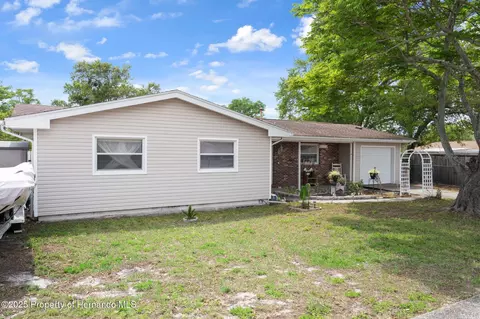 9414 Northcliffe Blvd, Spring Hill, FL 34606
