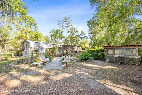 12218 SW 40th St, Webster, FL 33597
