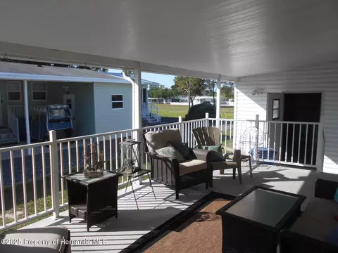 15133 Brookridge Blvd, Brooksville, FL 34613