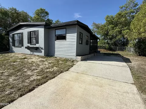 6339 Holiday Dr, Spring Hill, FL 34606