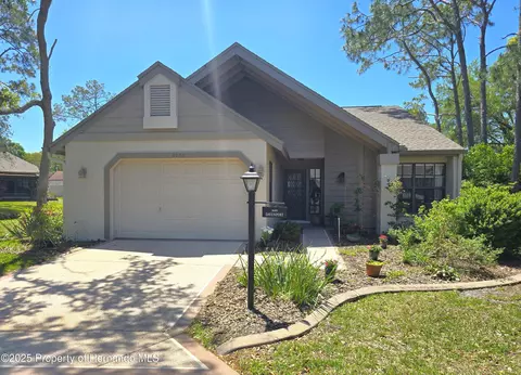 2075 Broadmoor Ln, Spring Hill, FL 34606