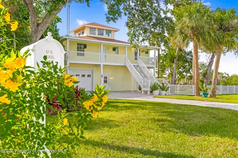 8717 Betty St, Port Richey, FL 34668