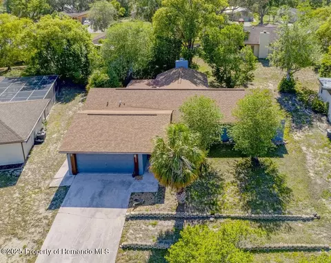 8664 Heather Blvd, Weeki Wachee, FL 34613