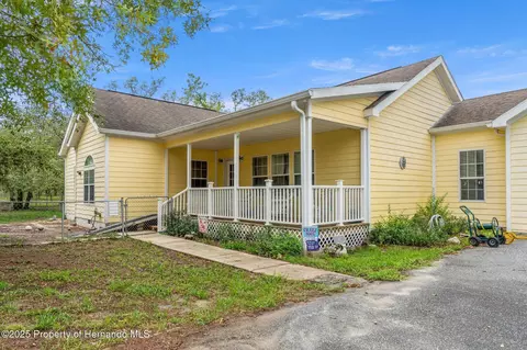 12253 Eskimo Curlew Rd, Brooksville, FL 34614