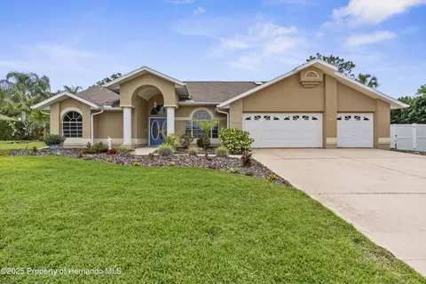 18242 Autumn Lake Blvd, Hudson, FL 34667