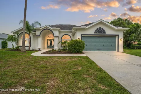 1010 Archway Dr, Spring Hill, FL 34604