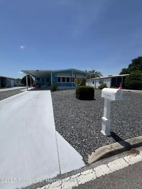 15693 Brookridge Blvd, Brooksville, FL 34613