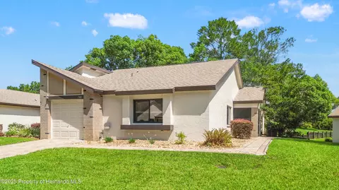 7481 Heather Walk Dr, Weeki Wachee, FL 34613
