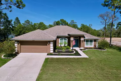9152 Bunting Rd, Weeki Wachee, FL 34613