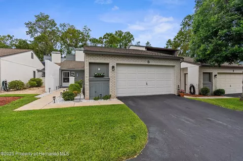 5 Pinewood Gdns, Homosassa, FL 34446