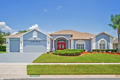 10250 Locker Dr, Spring Hill, FL 34608