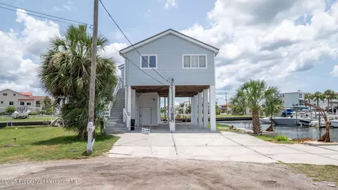 6322 Aureau Ave, Hudson, FL 34667