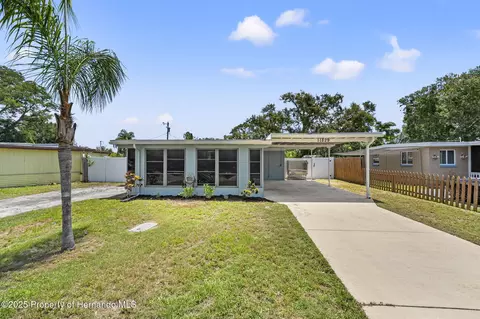 11829 104th St, Largo, FL 33773
