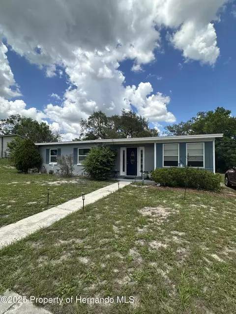 484 Copperfield Rd, Spring Hill, FL 34606