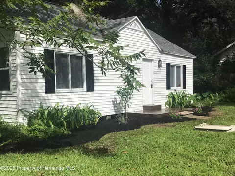 9023 Gronde Ave, Brooksville, FL 34601