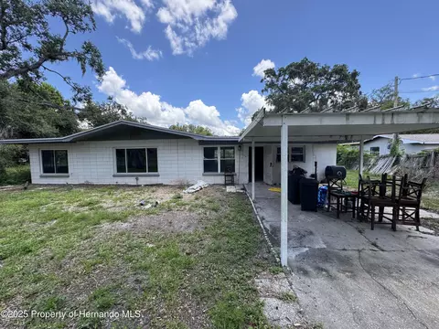 34767 Evergreen Way, Dade City, FL 33523