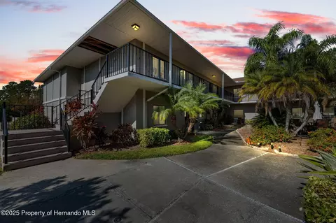 7717 Cosme Dr, Hudson, FL 34667