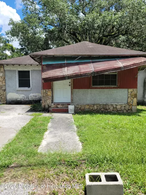 805 School St, Brooksville, FL 34601