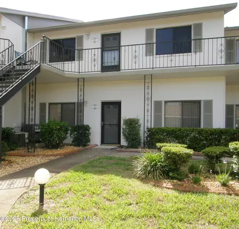 6490 River Run Blvd, Weeki Wachee, FL 34607