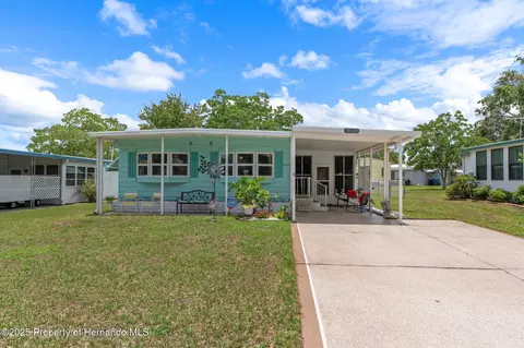 8068 Western Circle Dr, Brooksville, FL 34613