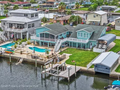 3337 Mangrove Dr, Hernando Beach, FL 34607