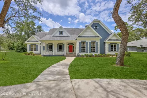7512 Oak Tree Ln, Spring Hill, FL 34607