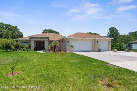 9863 Deer St, Spring Hill, FL 34608