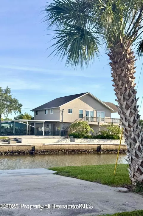 13825 San Juan Ave, Hudson, FL 34667