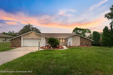 8003 Delaware Dr, Weeki Wachee, FL 34607 photo 1
