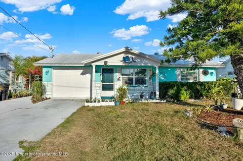 13906 Barnard Ave, Hudson, FL 34667